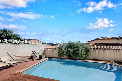 Villa in Saint-Rémy-de-Provence, Bouches-du-Rhône