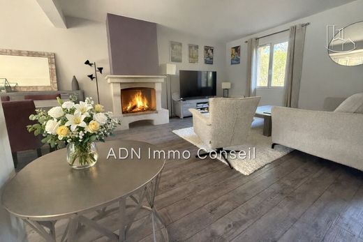 Villa in Mallemort, Bouches-du-Rhône