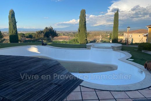 Villa in Saint-Saturnin-lès-Avignon, Vaucluse