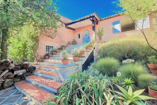 Villa in Saint-Jeannet, Alpes-Maritimes