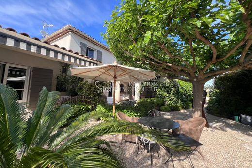 Villa in Maussane-les-Alpilles, Bouches-du-Rhône