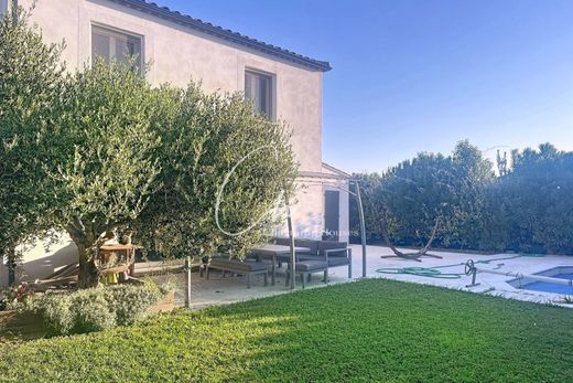 ﻓﻴﻼ ﻓﻲ Paradou, Bouches-du-Rhône