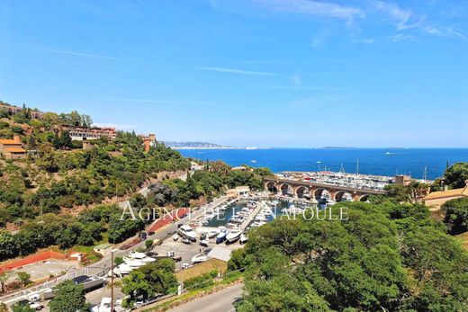 Villa a Théoule-sur-Mer, Alpi Marittime