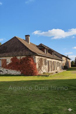 Villa à Saint-Yrieix-la-Perche, Haute-Vienne
