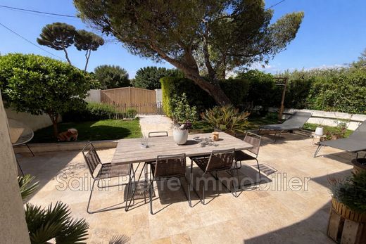 Villa in Cagnes-sur-Mer, Alpes-Maritimes