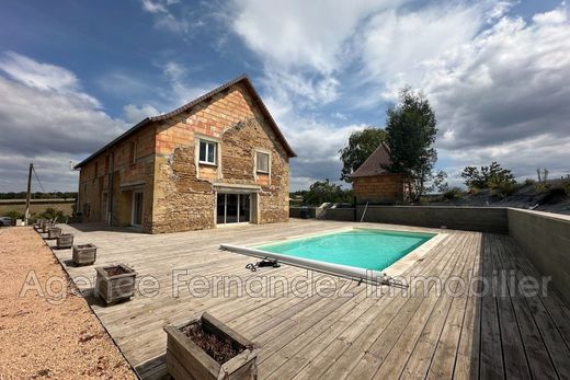 Villa a Saint-Didier-en-Brionnais, Saône-et-Loire