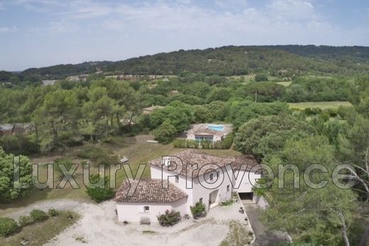 Villa in Le Tholonet, Bouches-du-Rhône