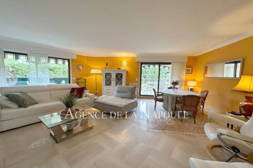 Appartamento a Mandelieu-la-Napoule, Alpi Marittime