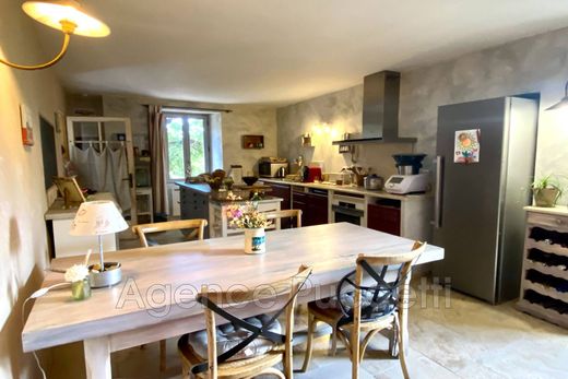 Villa en Coursegoules, Alpes Marítimos