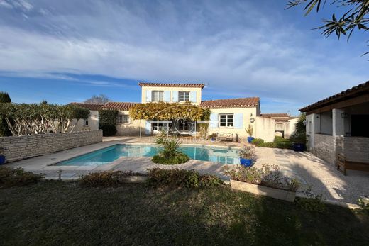 Saint-Martin-de-Crau, Bouches-du-Rhôneのヴィラ