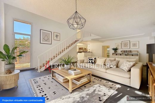 Saint-Laurent-du-Var, Alpes-Maritimesのヴィラ