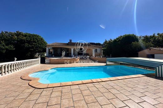 Villa in Saint-Maximin-la-Sainte-Baume, Var