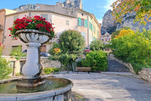 Βίλα σε Moustiers-Sainte-Marie, Alpes-de-Haute-Provence