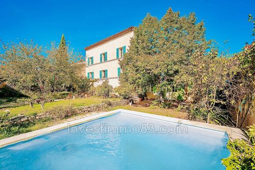 Villa in Saint-Maximin-la-Sainte-Baume, Var