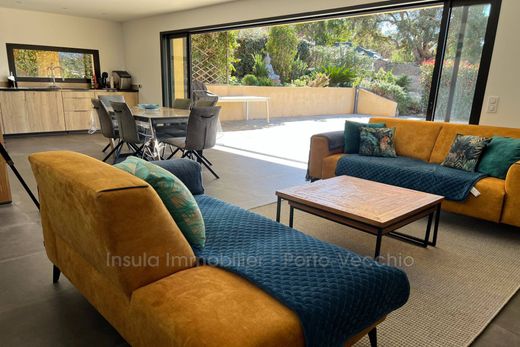 빌라 / Sainte-Lucie de Porto-Vecchio, South Corsica