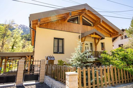 Villa - Saint-Étienne-de-Tinée, Alpes Marítimos