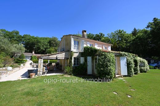 Villa in Châteauneuf-Grasse, Alpes-Maritimes
