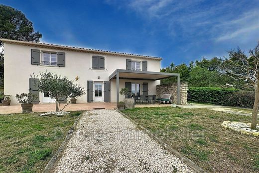 Châteauneuf-de-Gadagne, Vaucluseのヴィラ