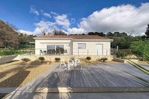 Villa in Châteauneuf-Grasse, Alpes-Maritimes
