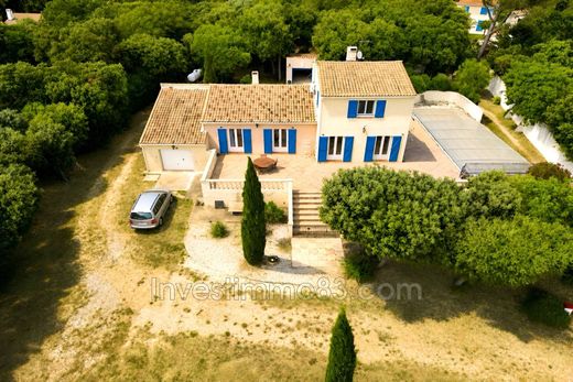 Villa en Saint-Maximin-la-Sainte-Baume, Var