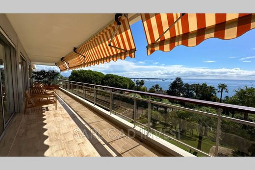 Vallauris, Alpes-Maritimesのアパートメント