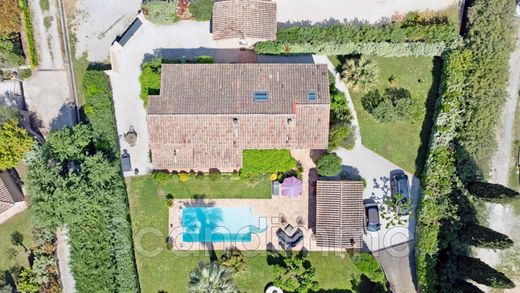 别墅  Roquebrune-sur-Argens, Var