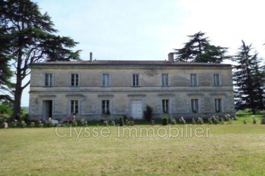 Villa in Saint-Pierre-d'Aurillac, Gironde