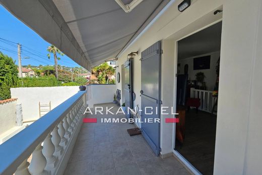Villa in Golfe-Juan, Alpes-Maritimes