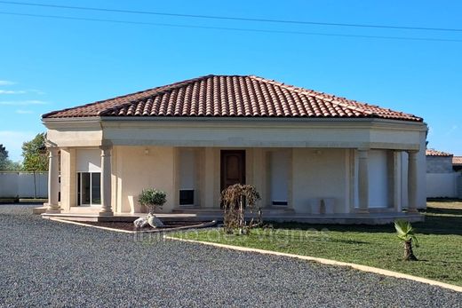 Вилла, Ambarès-et-Lagrave, Gironde