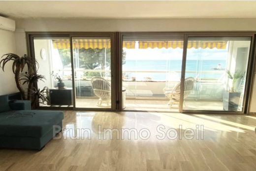 Apartment / Etagenwohnung in Villeneuve-Loubet, Alpes-Maritimes