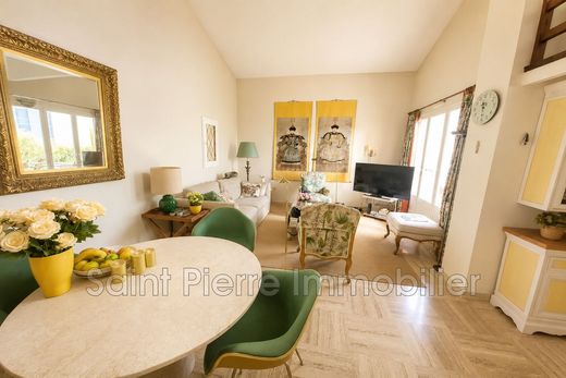 Apartment / Etagenwohnung in Cagnes-sur-Mer, Alpes-Maritimes