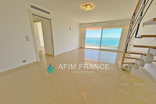Apartment / Etagenwohnung in Cap-d'Ail, Alpes-Maritimes