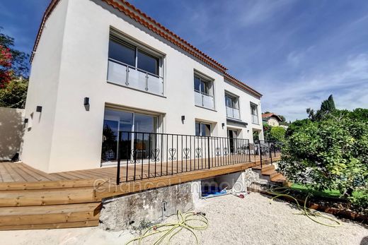 Vallauris, Alpes-Maritimesのヴィラ