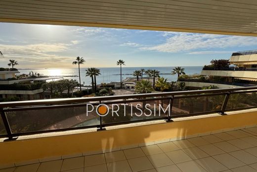 Apartment in Saint-Laurent-du-Var, Alpes-Maritimes