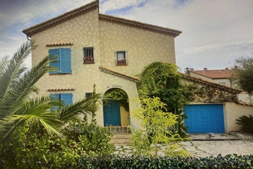 Villa en Cagnes-sur-Mer, Alpes Marítimos