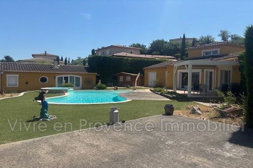 Villa in Saint-Saturnin-lès-Avignon, Vaucluse