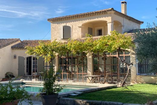 Villa en Saint-Rémy-de-Provence, Bocas del Ródano