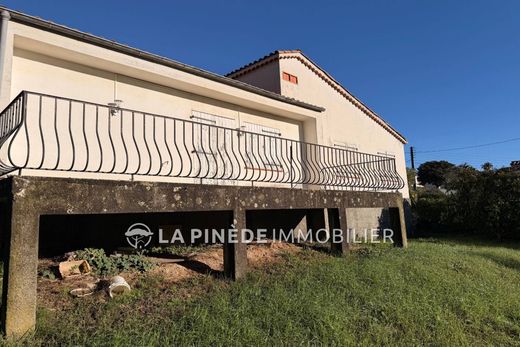 Villa in Villeneuve-Loubet, Alpes-Maritimes