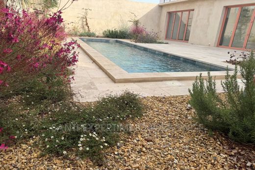 Villa Marsilya, Bouches-du-Rhône