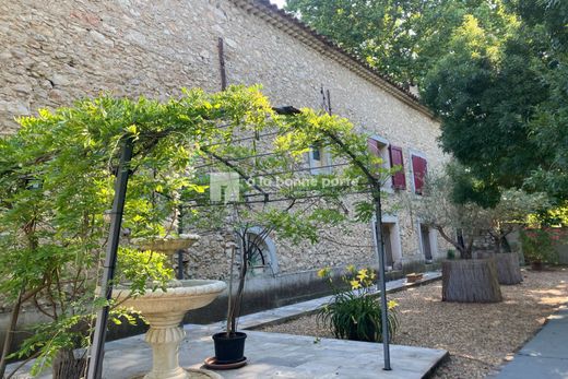 Villa a Lambesc, Bocche del Rodano