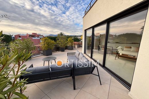 아파트 / Saint-Laurent-du-Var, Alpes-Maritimes