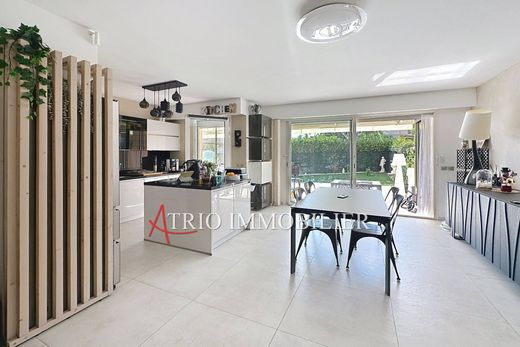 ﺷﻘﺔ ﻓﻲ Saint-Laurent-du-Var, Alpes-Maritimes