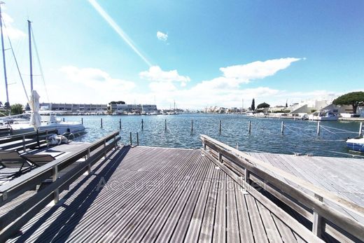 Apartment in Port Camargue, Gard