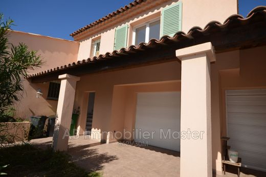 Villa in Villeneuve-Loubet, Alpes-Maritimes
