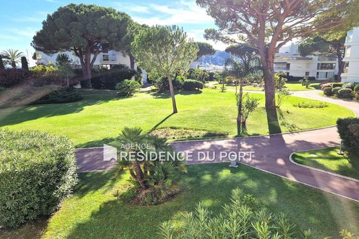 Apartment in Mandelieu-la-Napoule, Alpes-Maritimes