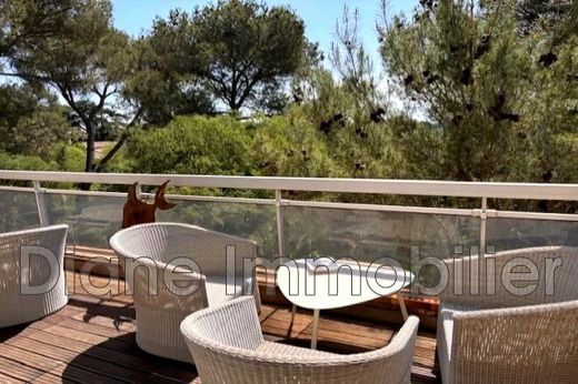 Apartment in Nîmes, Gard