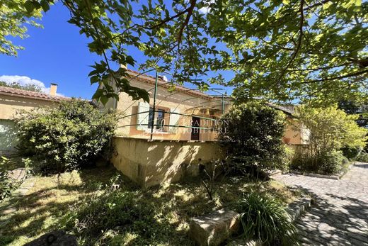 Вилла, Maussane-les-Alpilles, Bouches-du-Rhône