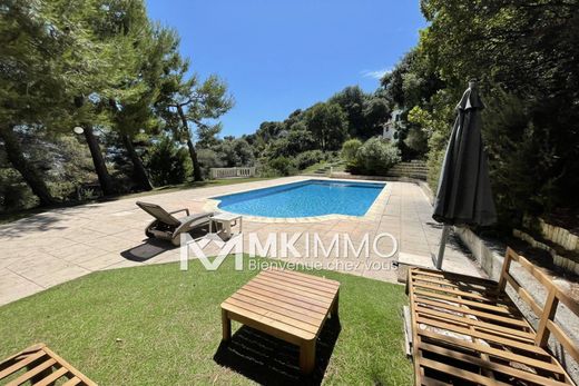 Villa in Saint-Laurent-du-Var, Alpes-Maritimes