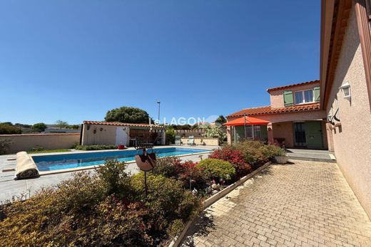 Villa in Latour-Bas-Elne, Pyrénées-Orientales