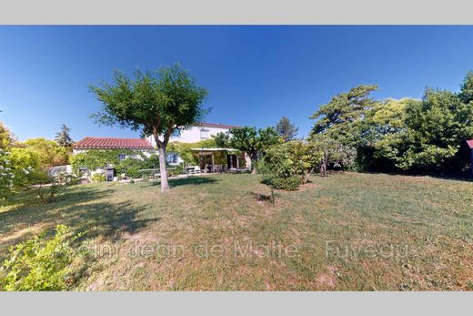 Villa a Cabriès, Bocche del Rodano